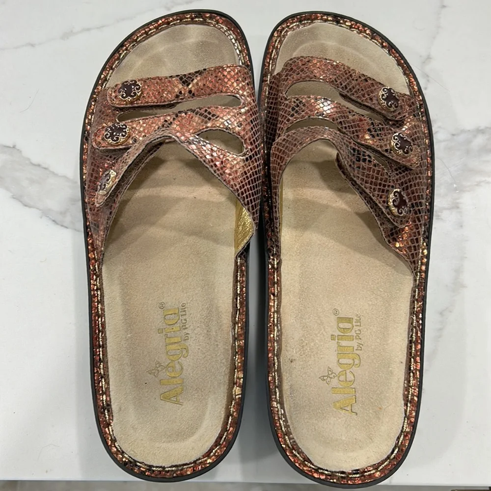 Alegria Fiona Copper Snake‎ Skin Wedge Sandals. Size 41 (10)